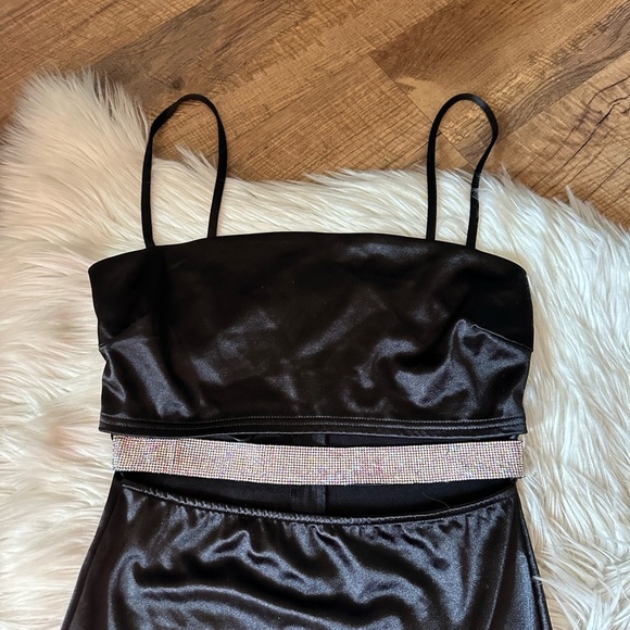 WINDSOR Keep It Bold Satin Mini Dress In Black - Picture 5 of 7